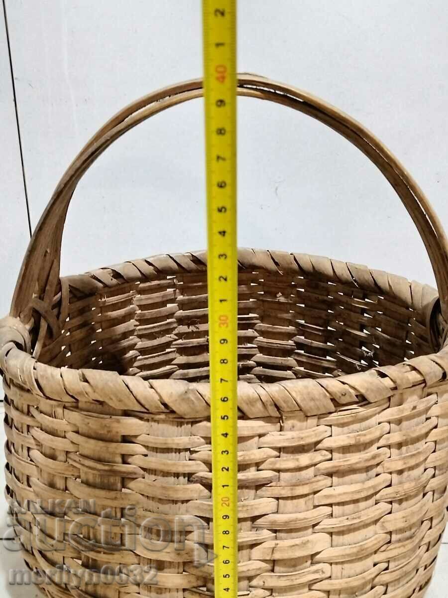 Delivery of Old wicker basket paner basket