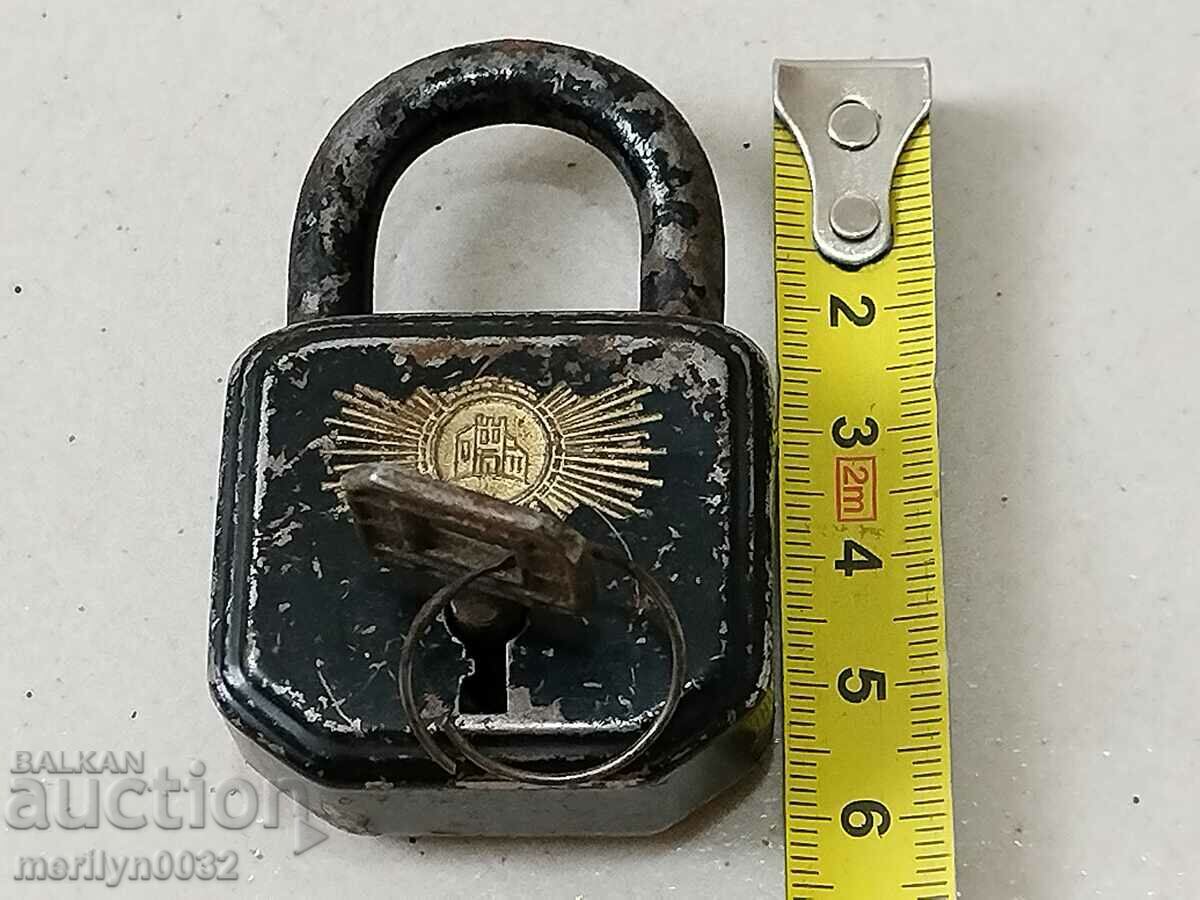 Lacăt vechi cu lacăt lacăt, zăvor, valiză cu preț € 29.96 | 58.60 BGN