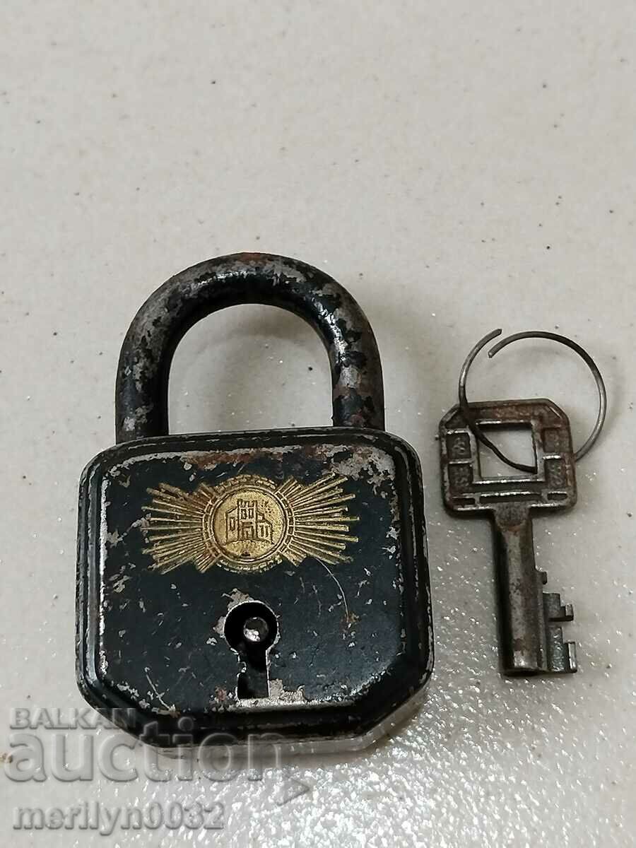 Old padlock with padlock padlock, latch, suitcase