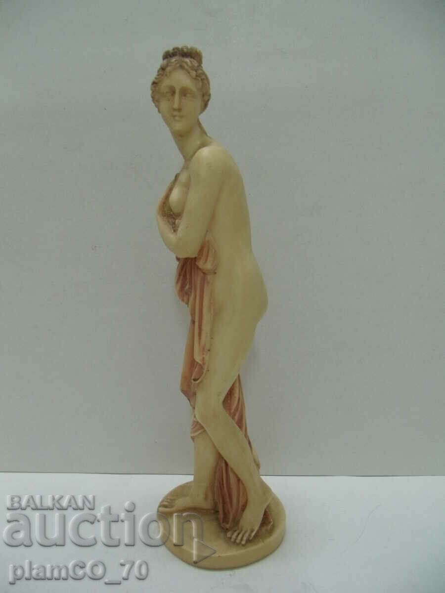 #*7724 old figure / statuette with price 25.00 BGN | € 12.78 #*7724 old figure / statuette with price 25.00 BGN | € 12.78