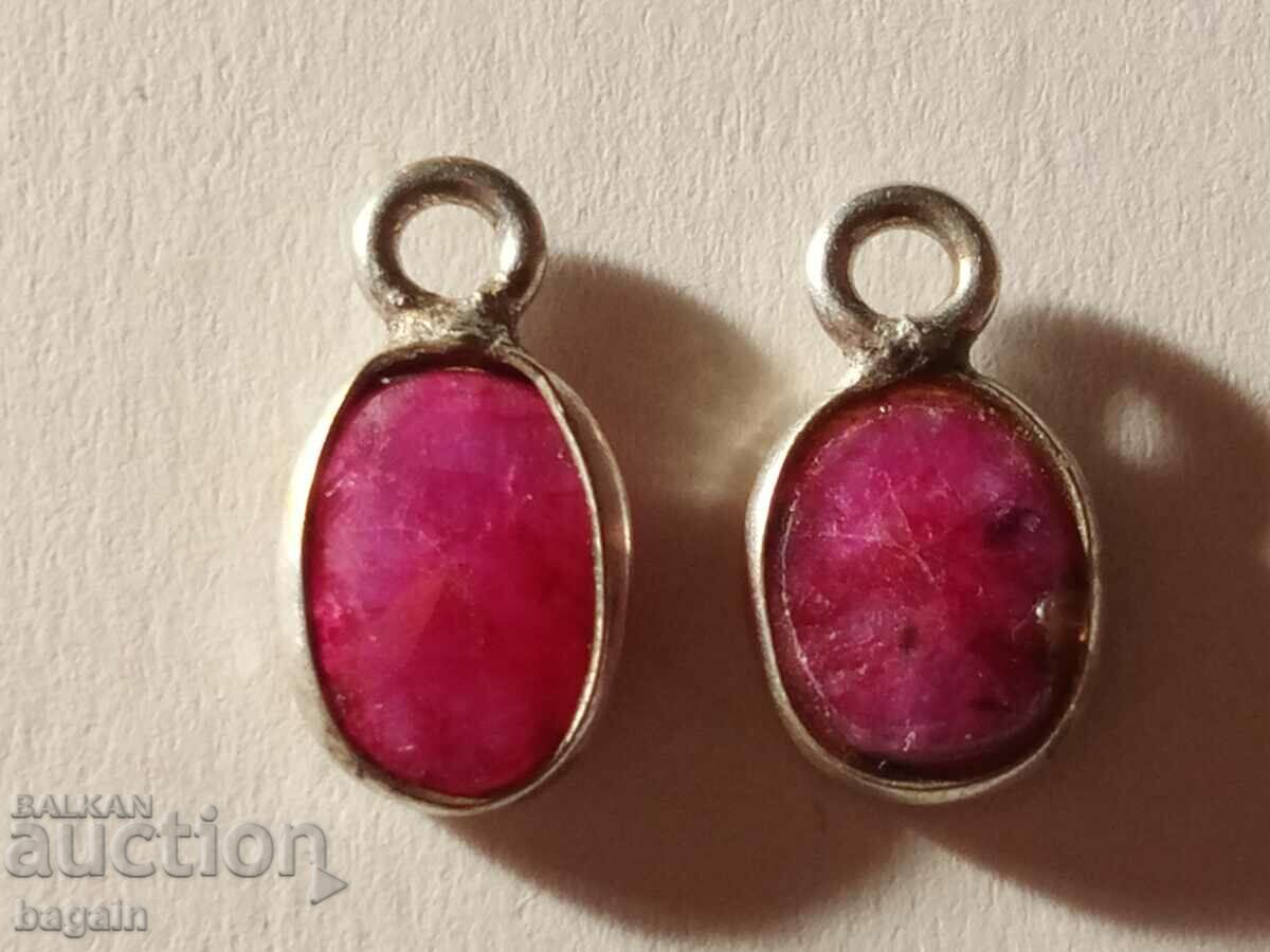 Ruby, medallions.