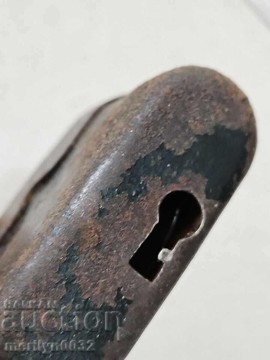 Δημοπρασία Παλιό λουκέτο με λουκέτο, μάνδαλο, βαλίτσα Δημοπρασία Παλιό λουκέτο με λουκέτο, μάνδαλο, βαλίτσα