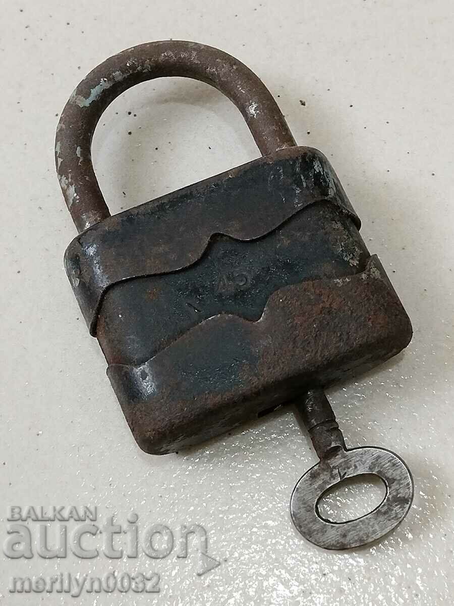 Παλιό λουκέτο με λουκέτο, μάνδαλο, βαλίτσα - 5 Παλιό λουκέτο με λουκέτο, μάνδαλο, βαλίτσα - 5