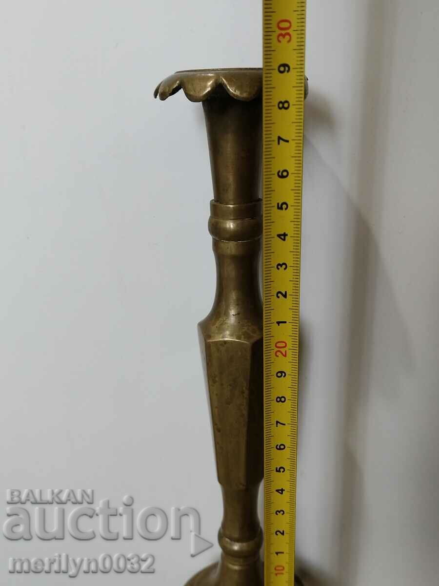 Delivery of Renaissance bronze / brass / candlestick