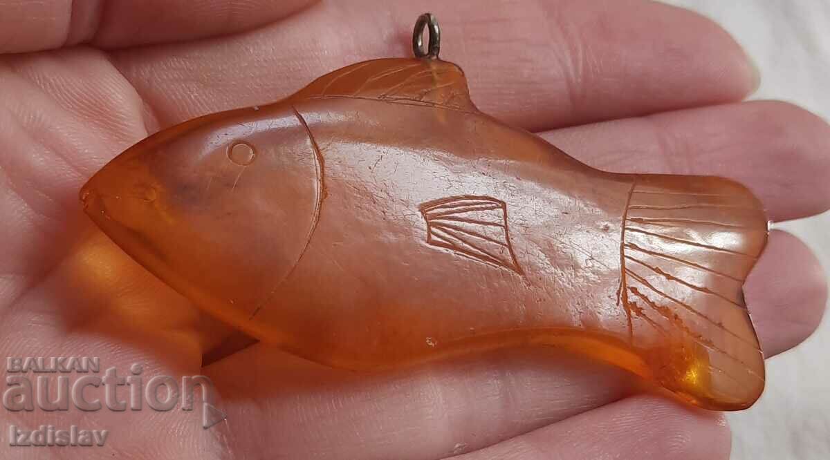 Licitație Pește chihlimbar, pandantiv Licitație Pește chihlimbar, pandantiv