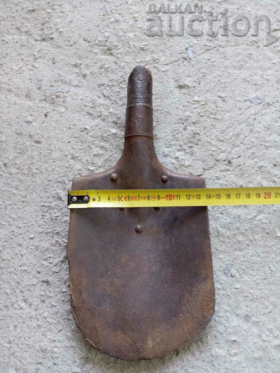 soldier's spade WW1 WWI marking with price 31.00 BGN | € 15.85