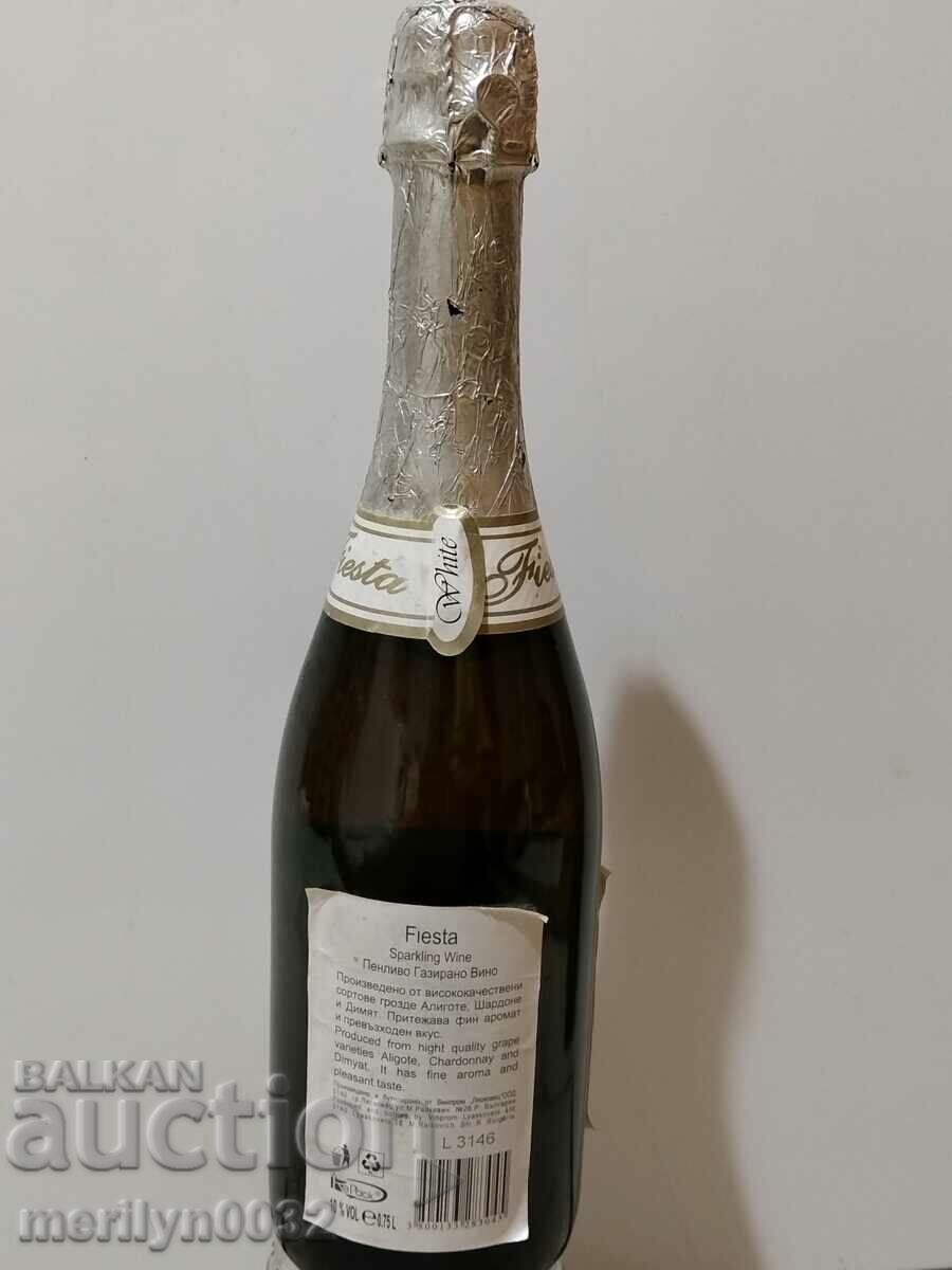 Delivery of Bottle of champagne Fiesta wine vintage 2005 UNPRINTED