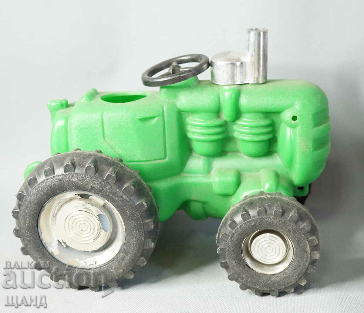 Vechi tractor de jucărie din plastic rusesc model 24 cm