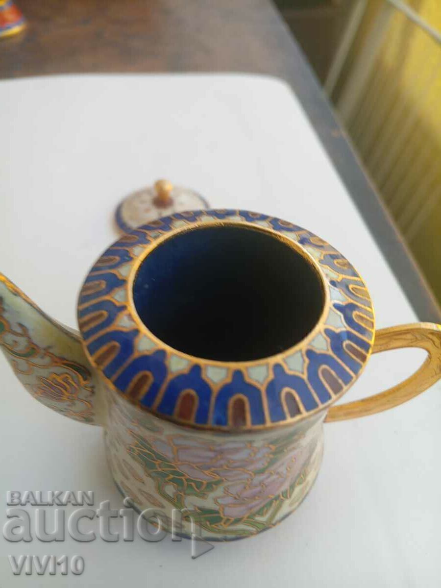 Аукцион Старинен чайник клазоне