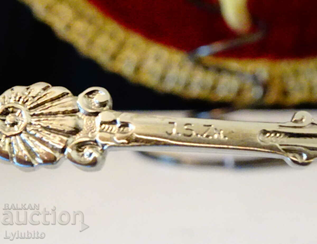 Delivery of Apeldoorn Netherlands silver plated spoon. Delivery of Apeldoorn Netherlands silver plated spoon.