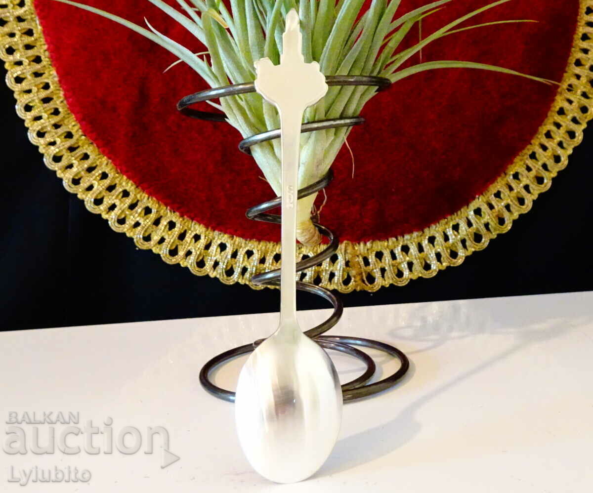 Delivery of Dutch silver plated spoon. Delivery of Dutch silver plated spoon.