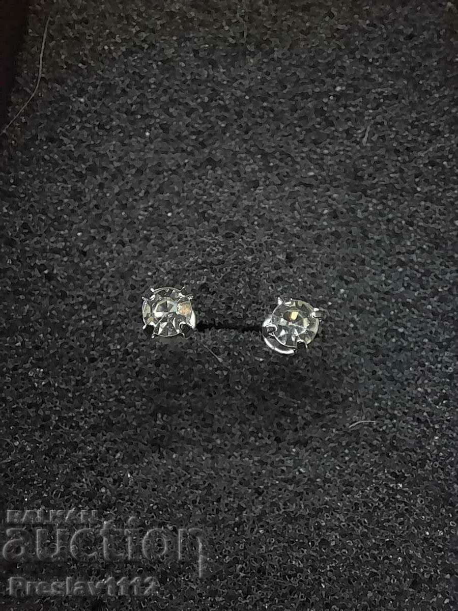 Titanium earrings with Moissanite 4mm