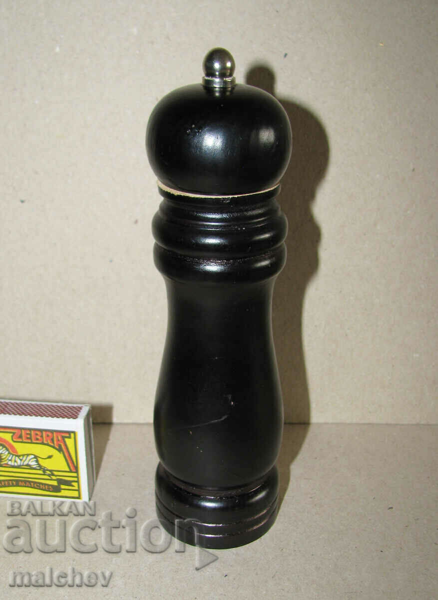 Wooden mill 17 cm black pepper mill excellent