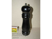 Wooden mill 17 cm black pepper mill excellent