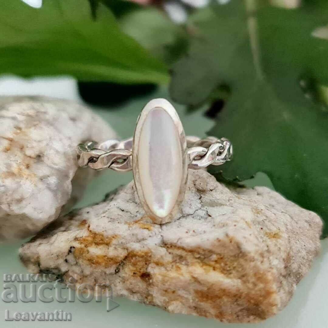 5344 Silver ring with mother-of-pearl