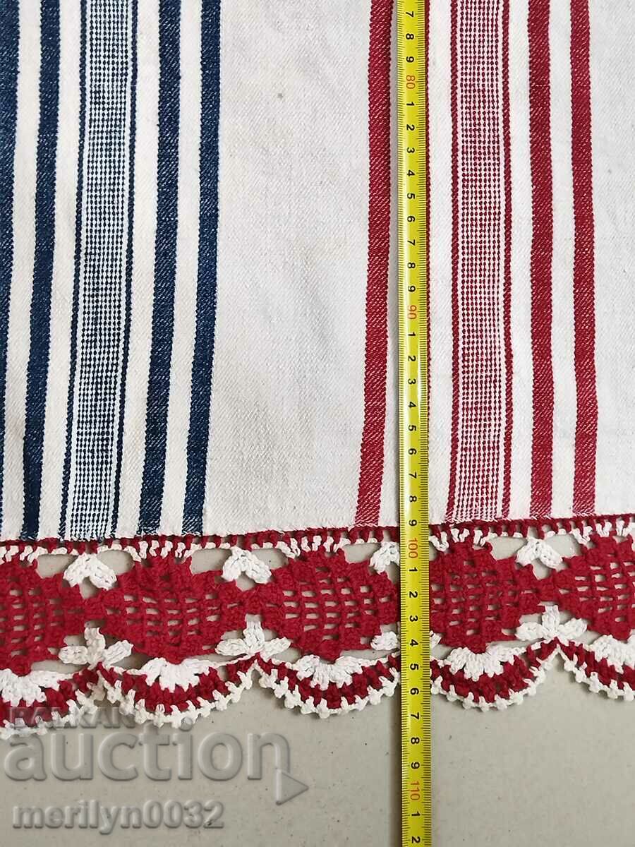 Delivery of Vintage hand woven bed sheet with lace border Delivery of Vintage hand woven bed sheet with lace border