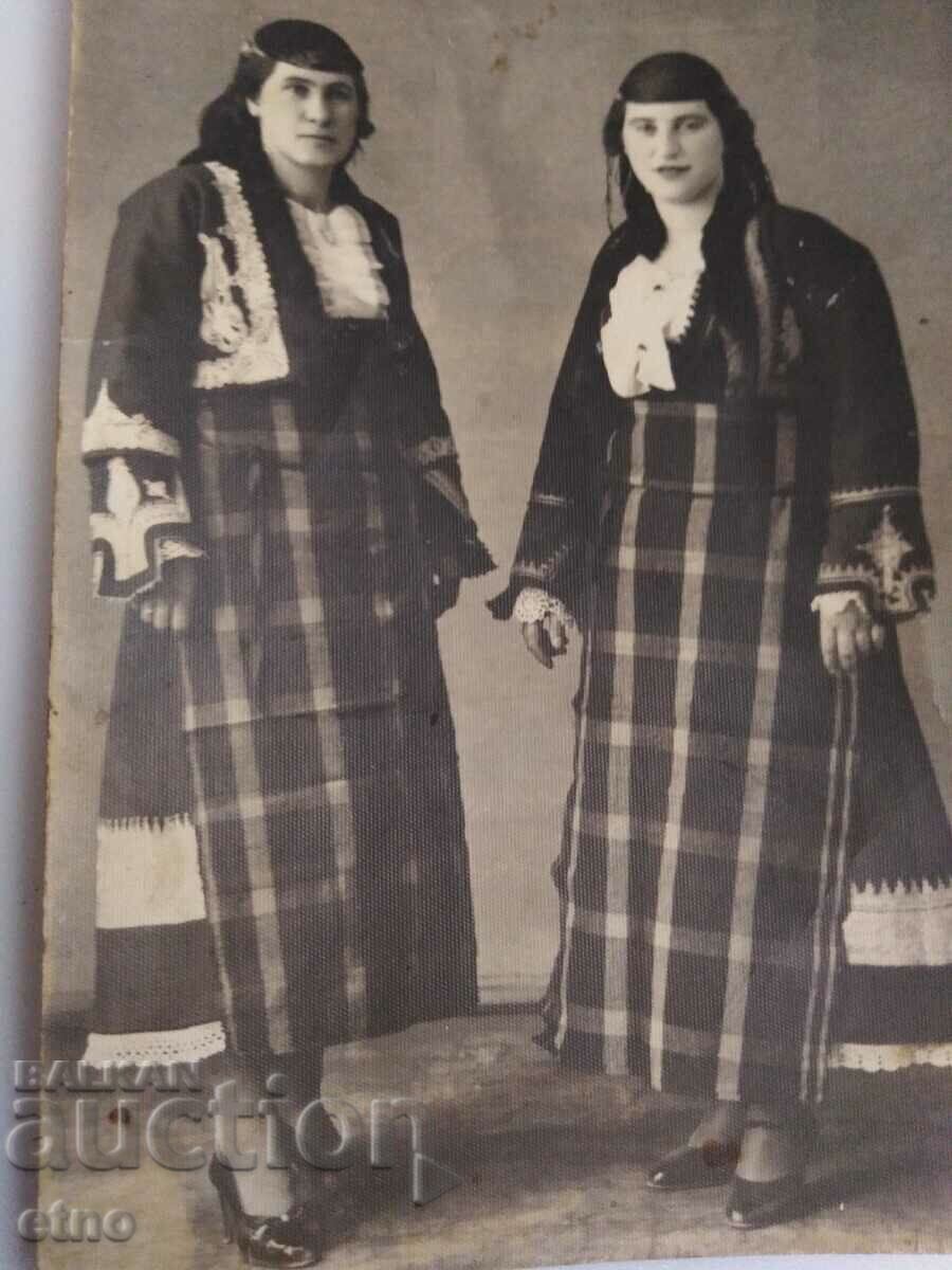 ROYAL PHOTO, RHODESIAN COSTUME, tinsel, cord with price 15.00 BGN | € 7.67 ROYAL PHOTO, RHODESIAN COSTUME, tinsel, cord with price 15.00 BGN | € 7.67