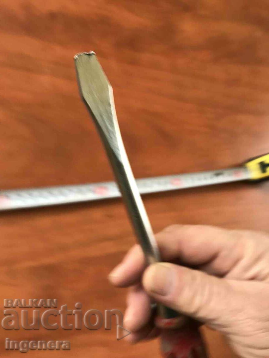 Licitație GULER DE ȘURUFINE ȘI MÂNER GROS DIN LEMN