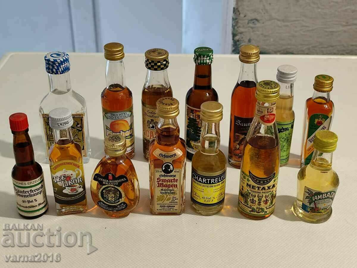 Lot 14 mini sticle vechi de alcool de colecție