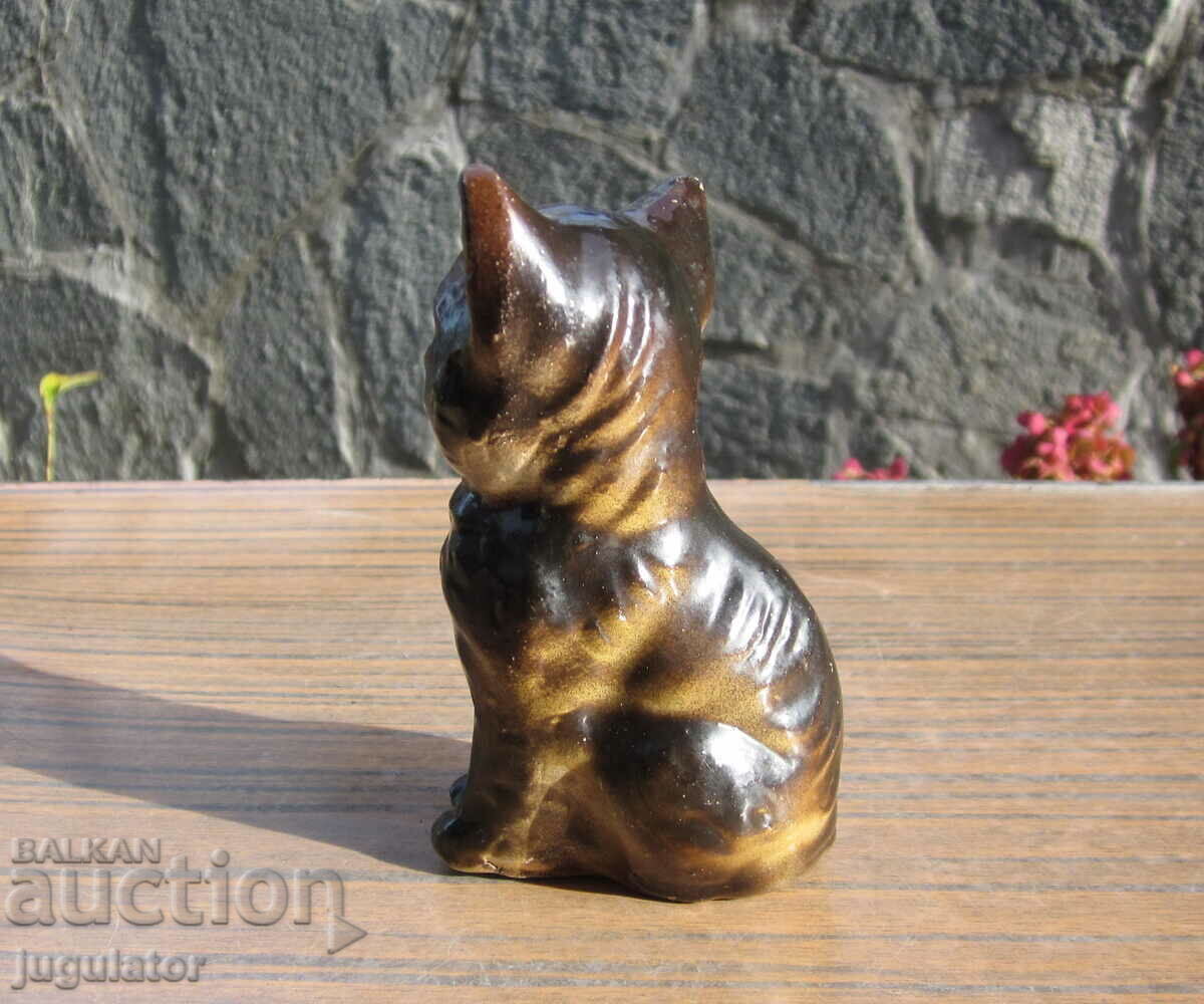 Delivery of old Bulgarian ceramic figure statuette of a cat