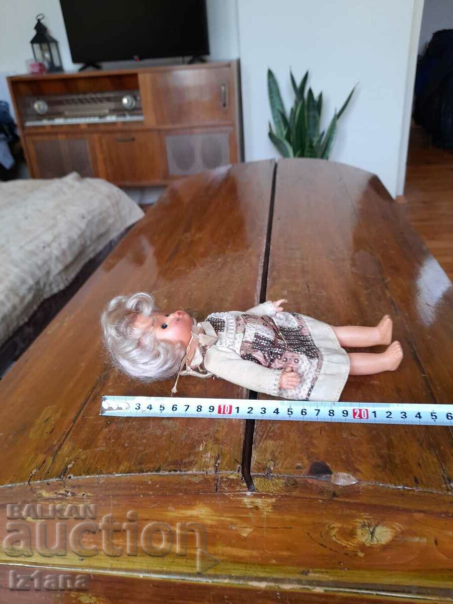 Livrarea Păpușă veche Livrarea Păpușă veche