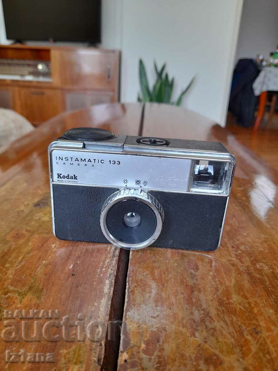 Стар фотоапарат Kodak Instamatic 133