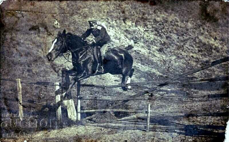 Παλιά φωτογραφία στρατιώτης έφιππος 1909