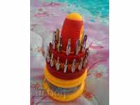 SCREWDRIVERS NEW 31 IN 1 SCREWDRIVER WITH 31 TIP NEW BZT