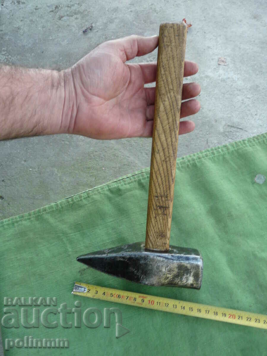 Delivery of Old mason's hammer - 302