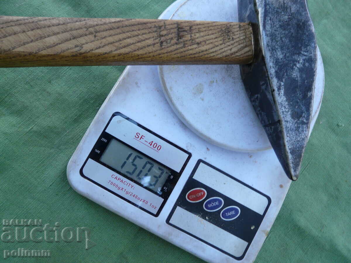 Old mason's hammer - 302 - 5