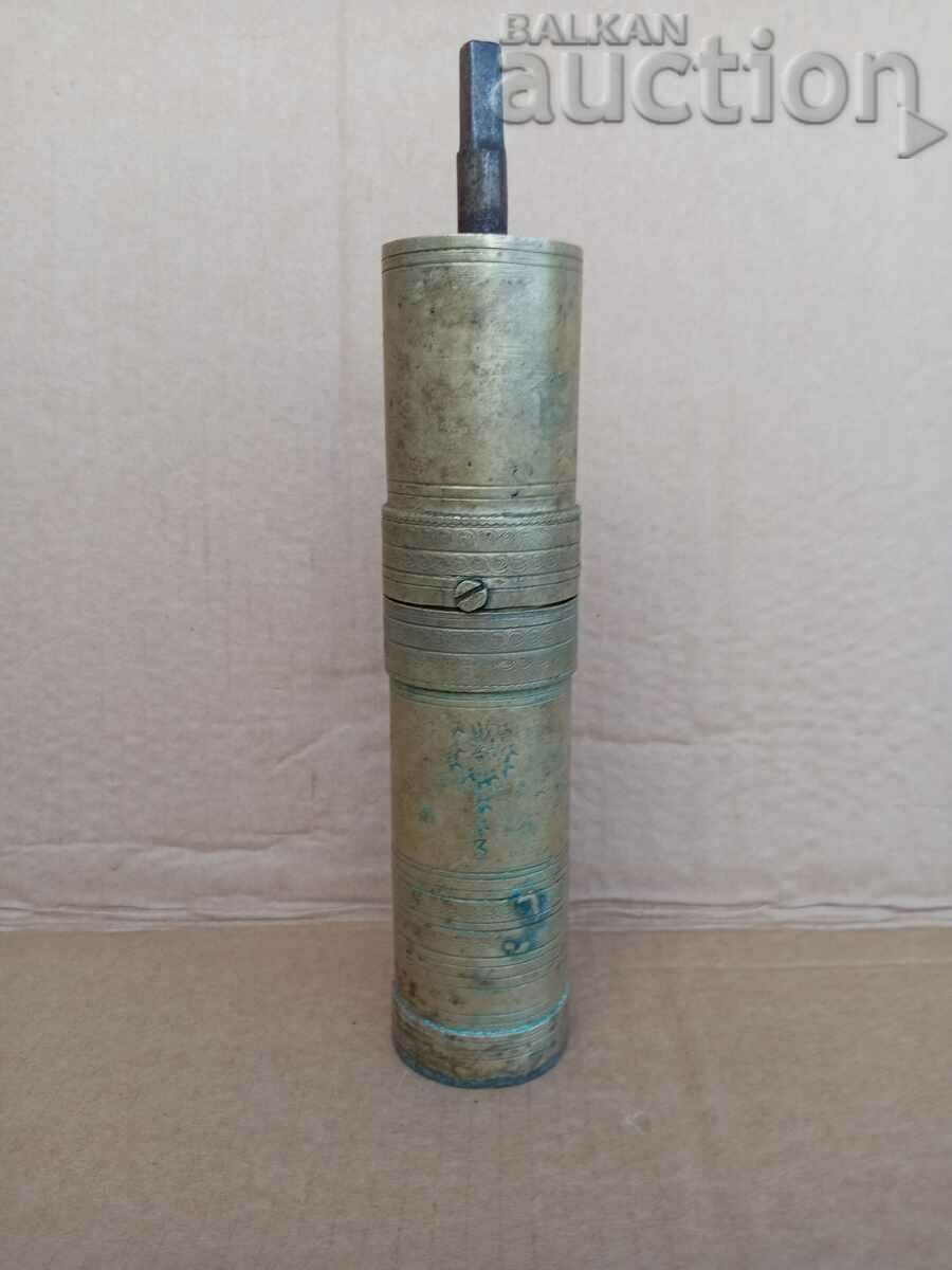 antique bronze coffee grinder mill markage with price 41.00 BGN | € 20.96 antique bronze coffee grinder mill markage with price 41.00 BGN | € 20.96