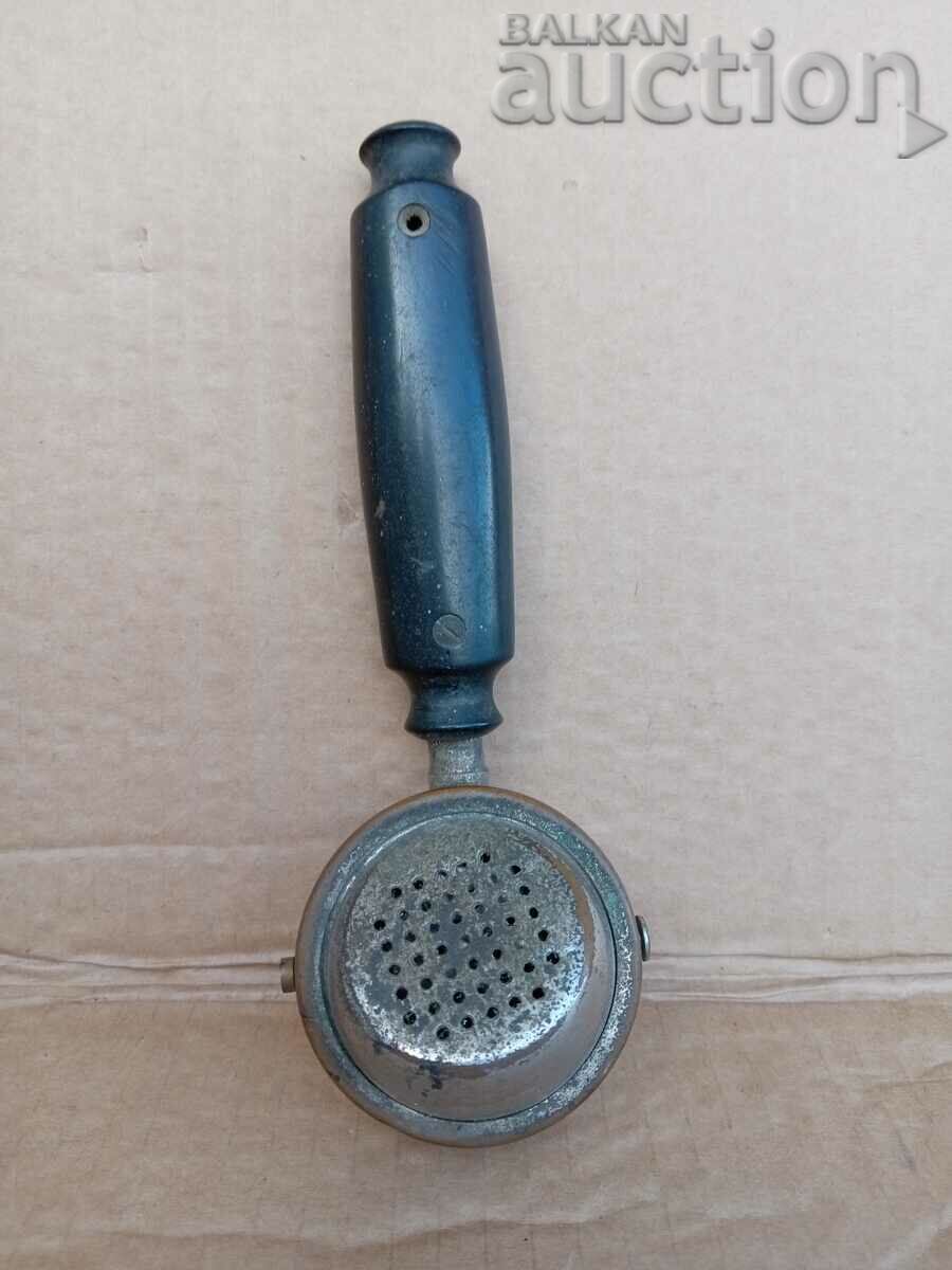 Telefon de la un telefon cu manivela din anii 1930