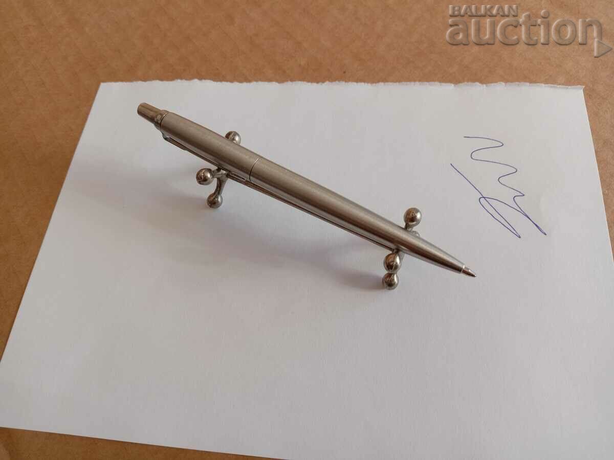 Luxury ballpoint pen Parker UK with price 41.00 BGN | € 20.96 Luxury ballpoint pen Parker UK with price 41.00 BGN | € 20.96