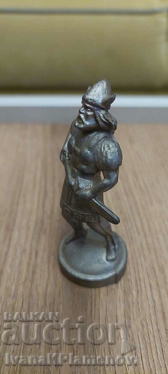 Delivery of A lead figurine for collectors