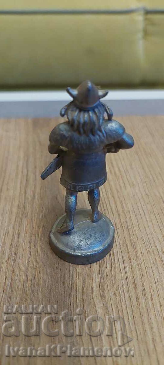 A lead figurine for collectors - 5