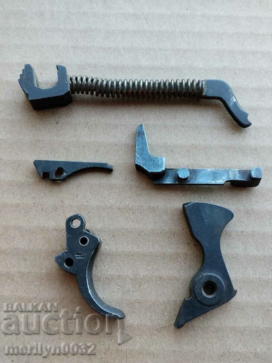 Piese si detalii pentru pistoale germane cu preț 235.00 BGN | € 120.15 Piese si detalii pentru pistoale germane cu preț 235.00 BGN | € 120.15