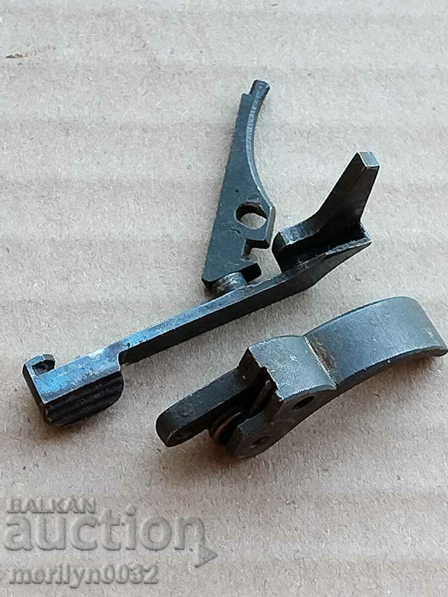 Licitație Piese si detalii pentru pistoale germane Licitație Piese si detalii pentru pistoale germane