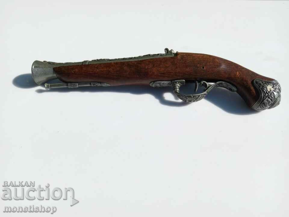 Replica flintlock gun with price 100.00 BGN | € 51.13 Replica flintlock gun with price 100.00 BGN | € 51.13