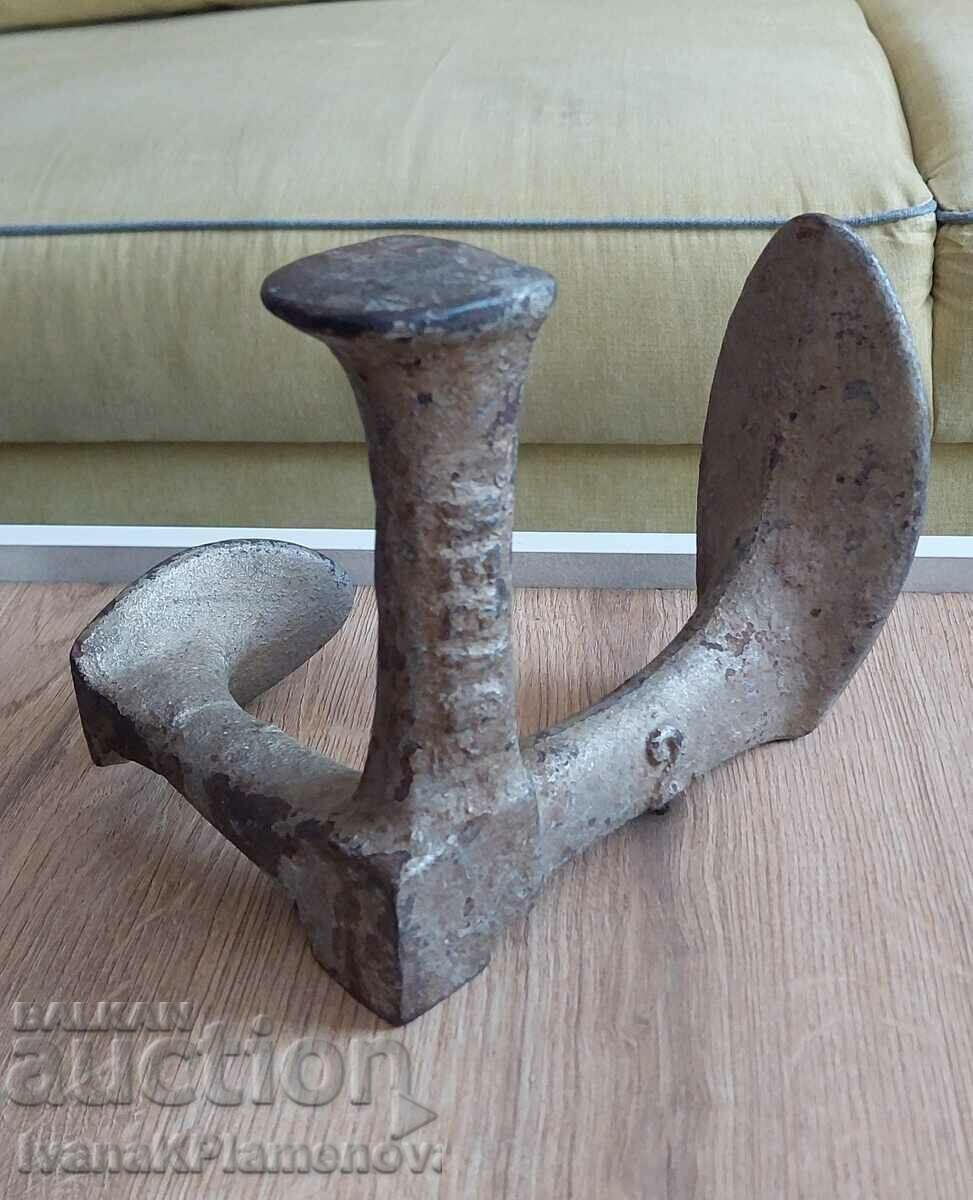 Artisan shoemaker's anvil