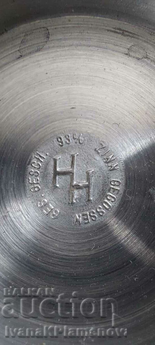 Metal cups and panels - 6 Metal cups and panels - 6