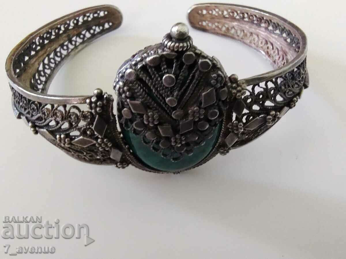 Silver bracelet with green stone filigree, beautiful 10/19/2024 - 5 Silver bracelet with green stone filigree, beautiful 10/19/2024 - 5