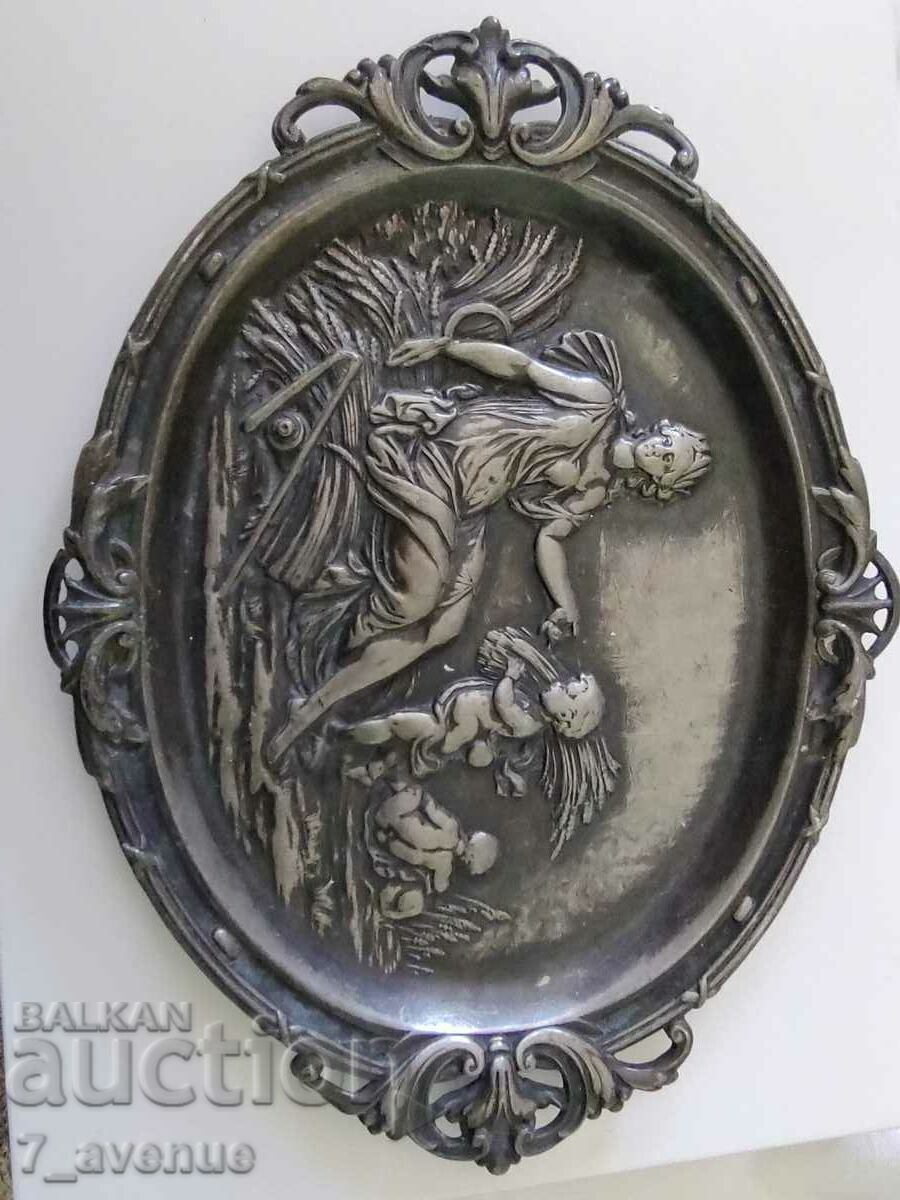 Decorație în relief, veche de aproximativ 90 de ani și mai mult 19.10.24 cu preț 499.00 BGN | € 255.13 Decorație în relief, veche de aproximativ 90 de ani și mai mult 19.10.24 cu preț 499.00 BGN | € 255.13