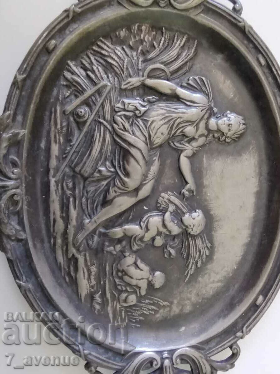 Licitație Decorație în relief, veche de aproximativ 90 de ani și mai mult 19.10.24 Licitație Decorație în relief, veche de aproximativ 90 de ani și mai mult 19.10.24