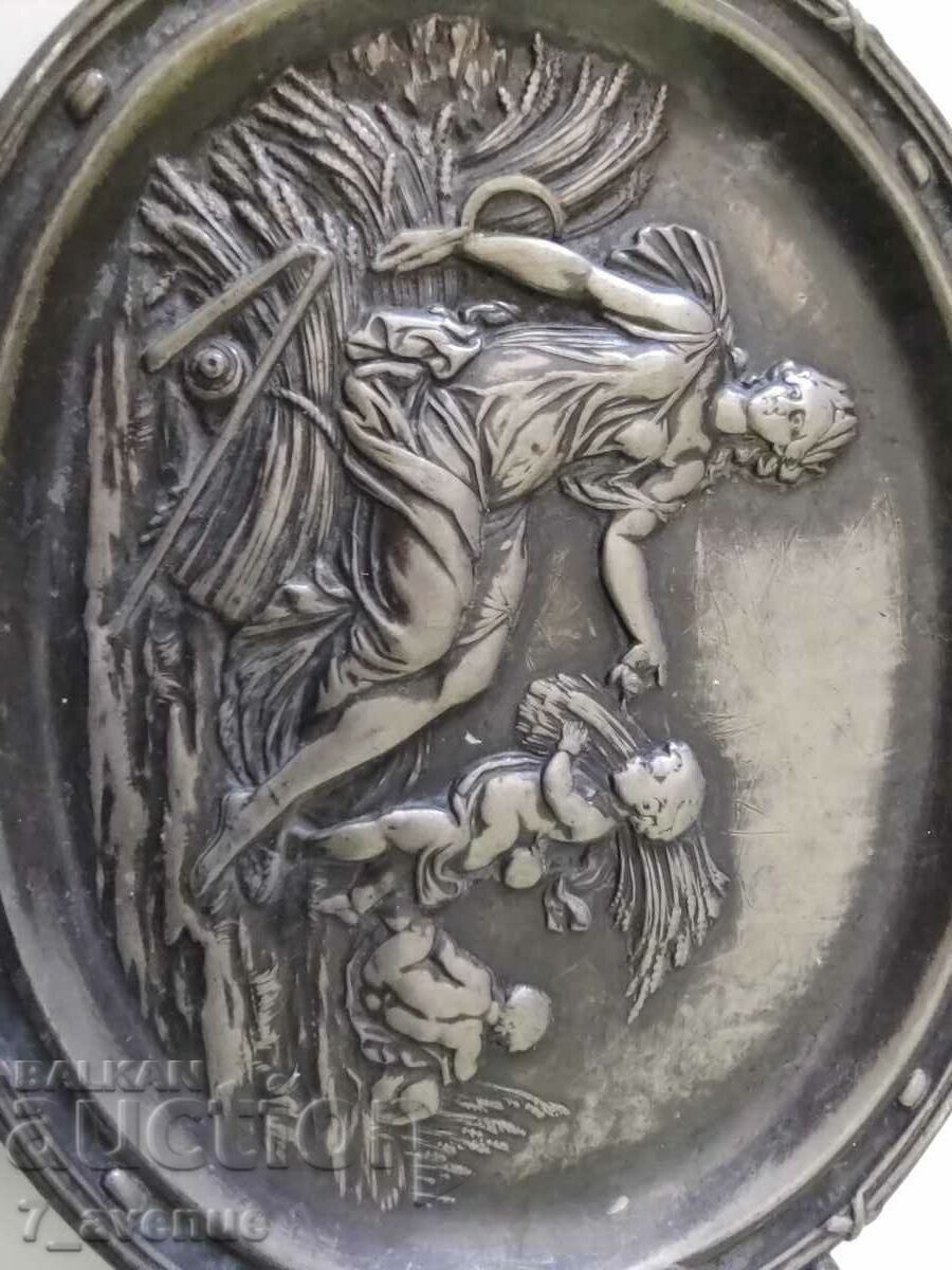 Livrarea Decorație în relief, veche de aproximativ 90 de ani și mai mult 19.10.24 Livrarea Decorație în relief, veche de aproximativ 90 de ani și mai mult 19.10.24