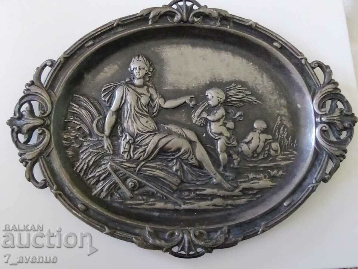 Decorație în relief, veche de aproximativ 90 de ani și mai mult 19.10.24 Decorație în relief, veche de aproximativ 90 de ani și mai mult 19.10.24