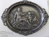 Decorație în relief, veche de aproximativ 90 de ani și mai mult 19.10.24