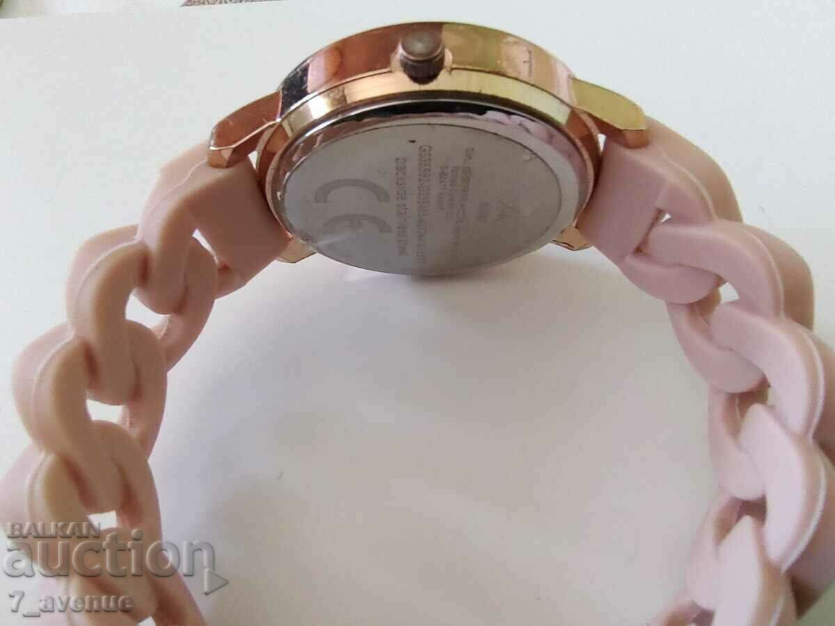 Auction Wrist watch, elegant, silicone bracelet 19.10.2024 Auction Wrist watch, elegant, silicone bracelet 19.10.2024