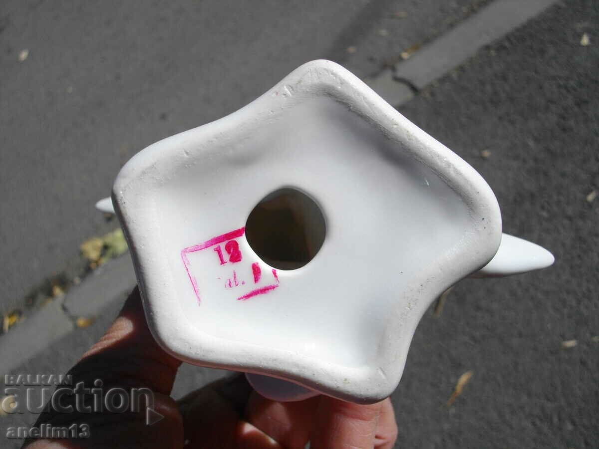 OLD PORCELAIN BIRDS WHITE PIGEONS - 7 OLD PORCELAIN BIRDS WHITE PIGEONS - 7