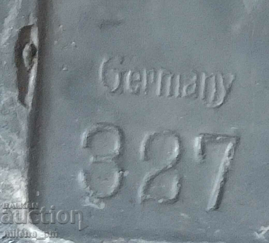 Παλαιά γερμανική φιγούρα με τιμή 119.99 BGN | € 61.35 Παλαιά γερμανική φιγούρα με τιμή 119.99 BGN | € 61.35