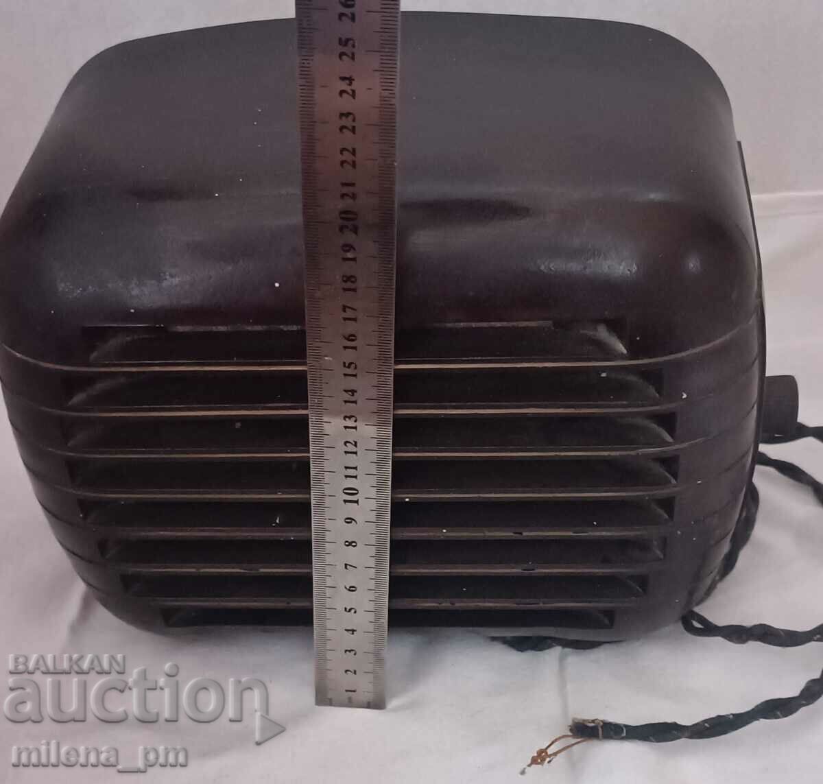 Bakelite radio dot with price 49.99 BGN | € 25.56